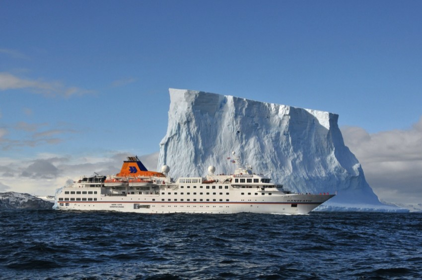 Hapag-Lloyd Cruises’ 5-star expedition vessel HANSEATIC cruises both the Arctic and Antarctica.