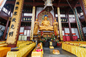 Hangzhou Lingyin Temple Buddha in the interior,